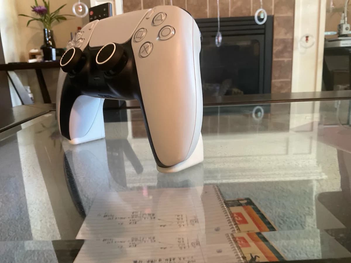 Hasil cetak Invisible PS5 Controller Holder Minimalist oleh FeFe_3469074043