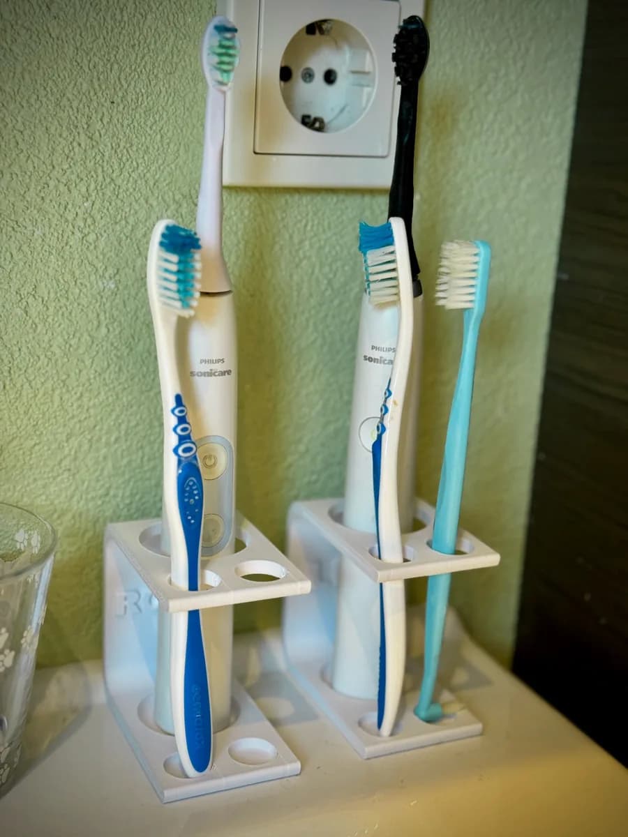 Hasil cetak Toothpaste and Toothbrush Holder oleh FYO3D