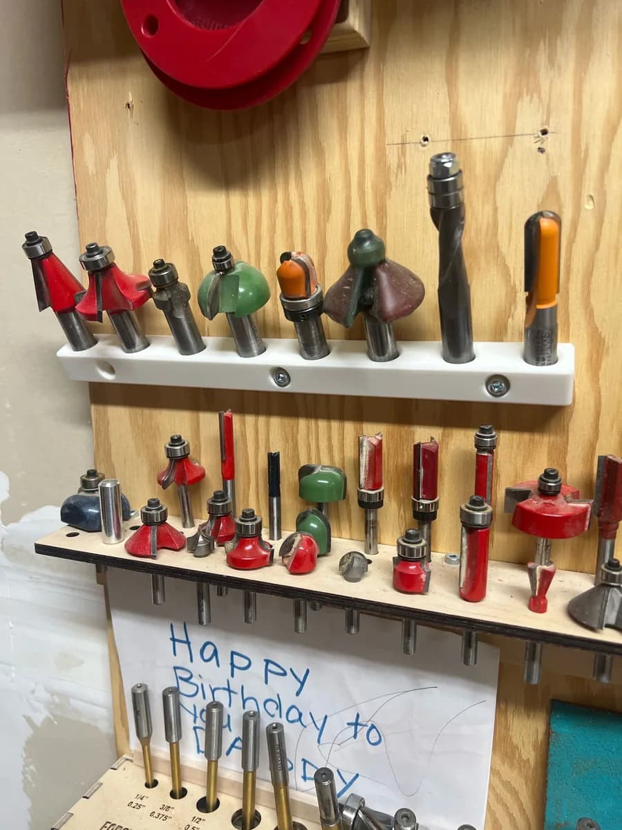 Hasil cetak Router Bit Holder - Wall Mounted oleh woodpjtsbybagel