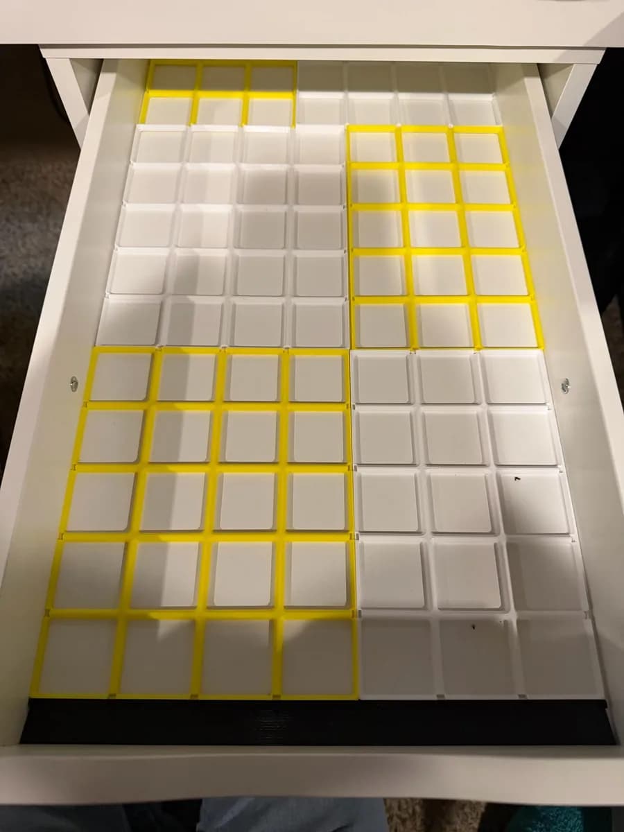 Hasil cetak Slim Gridfinity Base for Ikea Alex Drawer oleh UNDEADPRINTS