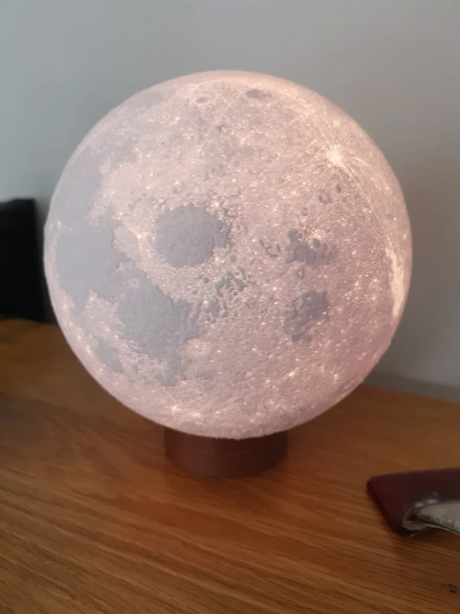 Hasil cetak Moon Globe for LED Lamp 001 oleh denjacengineeri