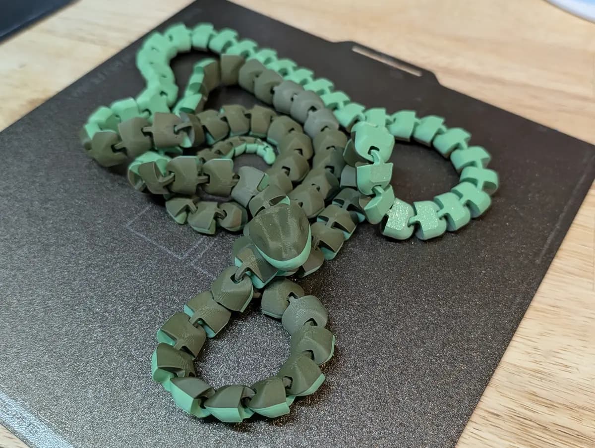 Hasil cetak longboi articulated snake oleh maruel