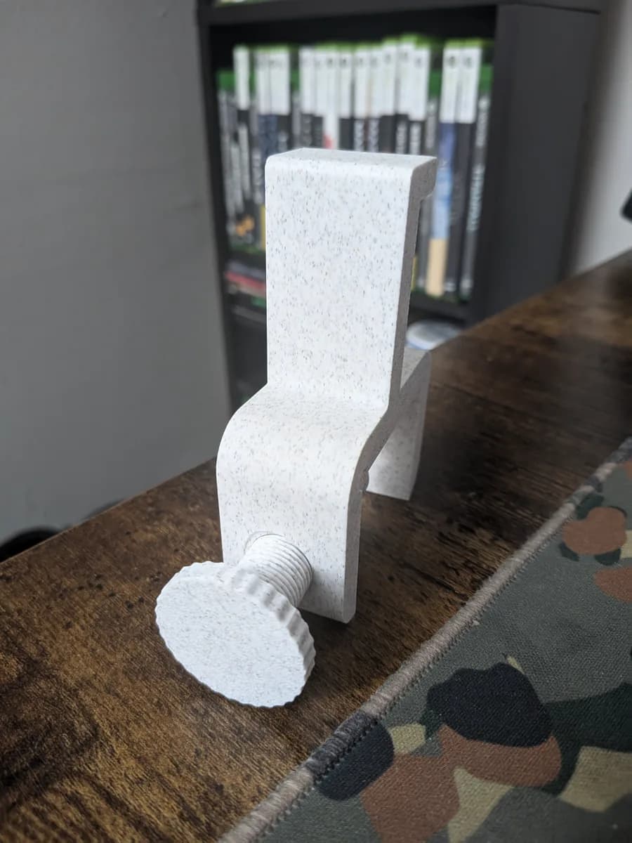 Hasil cetak Headphone side desk stand oleh SaintAsbury