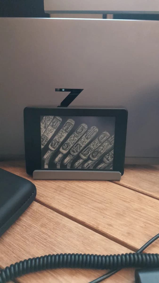 Hasil cetak Vertical laptop and tablet stand oleh Legado