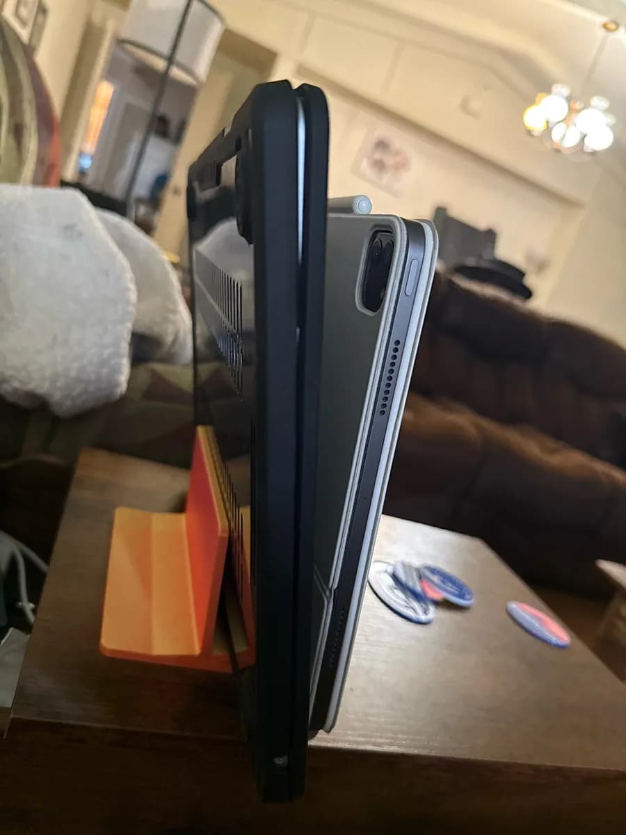 Hasil cetak Vertical laptop and tablet stand oleh DebErney