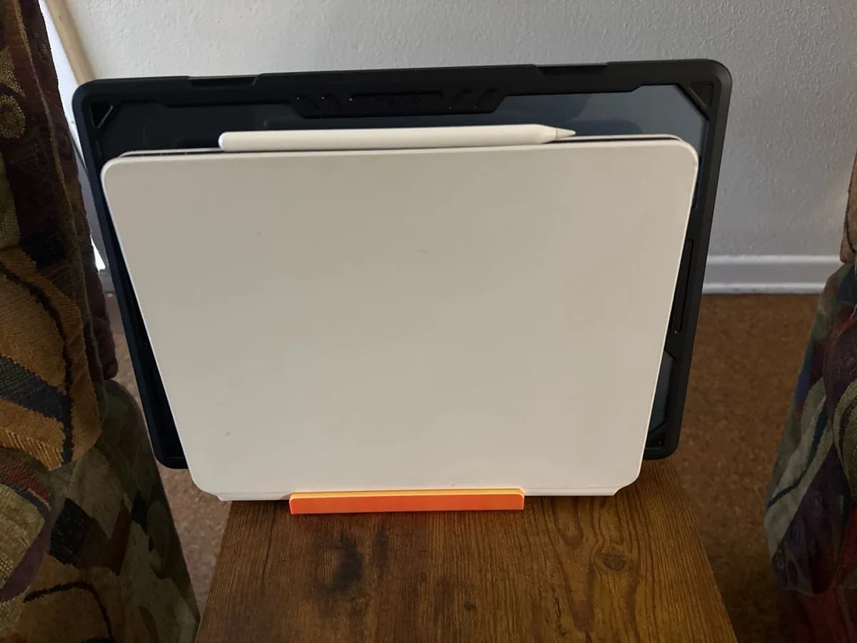 Hasil cetak Vertical laptop and tablet stand oleh DebErney