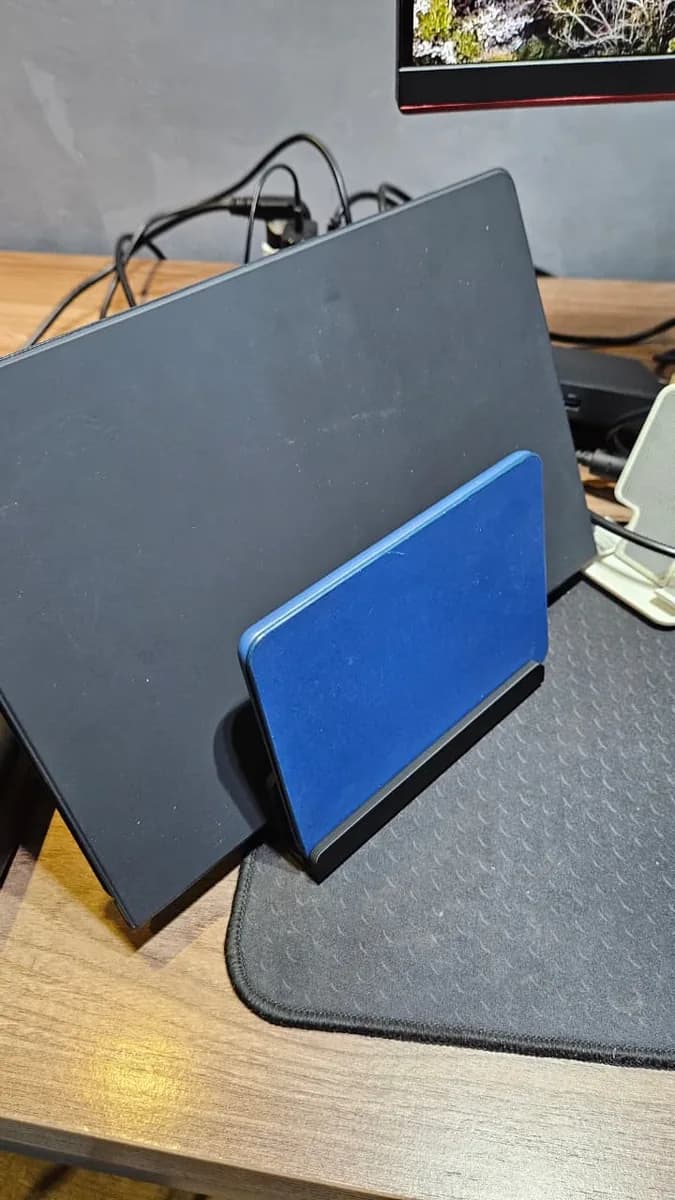 Hasil cetak Vertical laptop and tablet stand oleh pcatelli